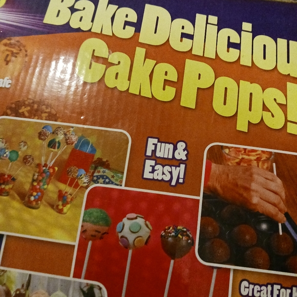 CakePop Maker (Makes 18) - Picture 6 of 8